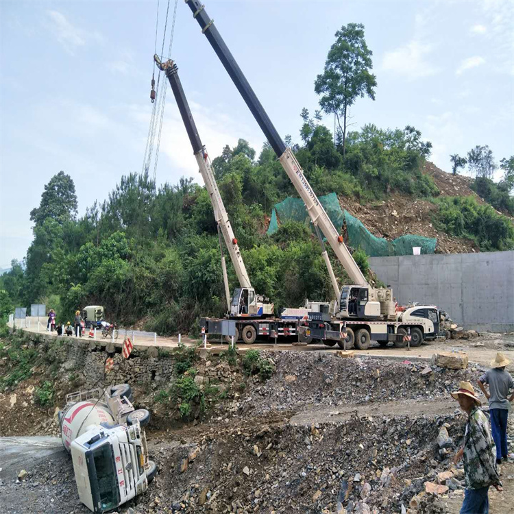 馆陶县汽车掉沟里叫吊车救援要多少钱